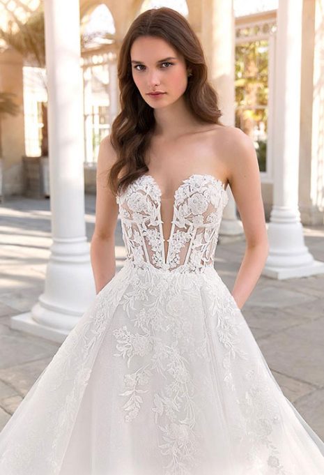 Try On The Enzoani Shayla Gown In Los Angeles Ca Karoza Bridal